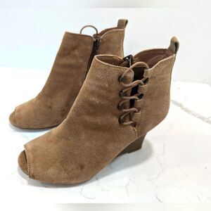 Michael Kors Brook Boots Womens Sz 7.5 Brown Sued leather Wedge Ankle peep toe